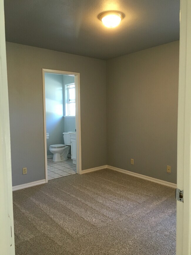 551 59th St unit A, Oakland, CA 94609 - photo 6