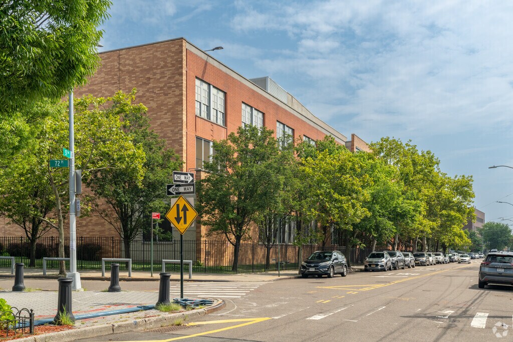 PS 58 School Of Heroes has great academic & athletic opportunities for students.