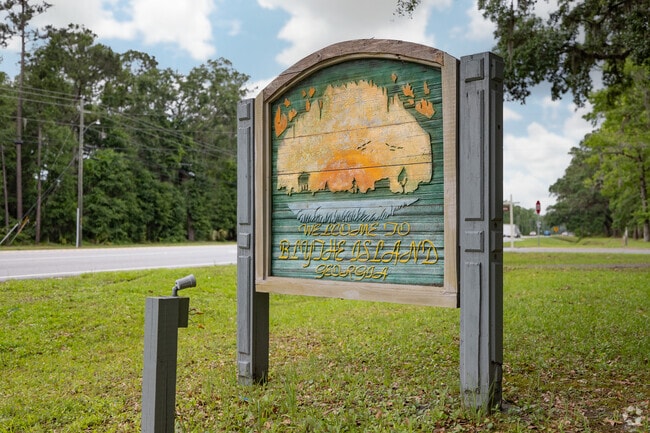 Welcome to the small community of Blythe Island, Georgia.