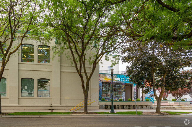 Hone your craft at the Foothills School of Art and Science in downtown Boise.