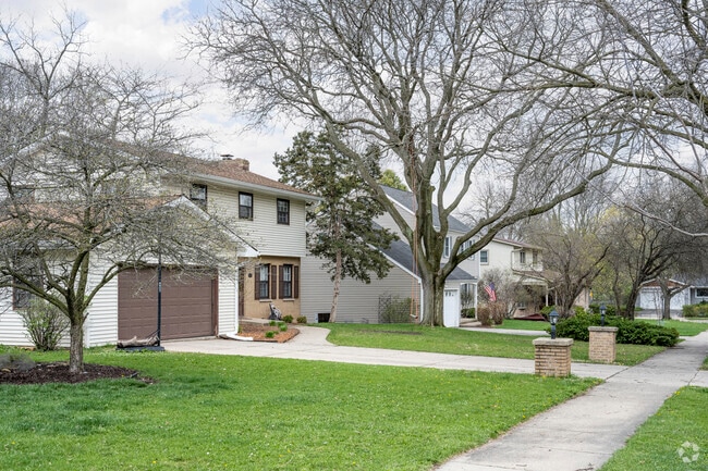 Homes in Prairie Hills tend to be priced about average for Madison.