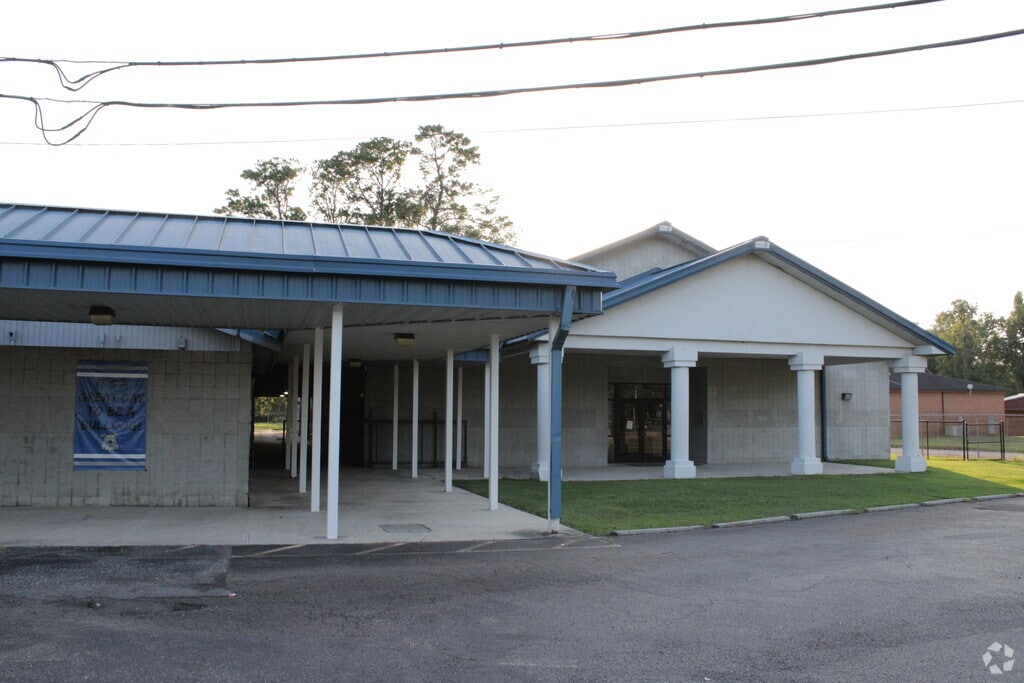 Main entrance to Springfield Elementary School in Livingston Parish, Springfield LA