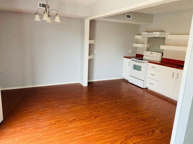 Kitchen/Dinning area