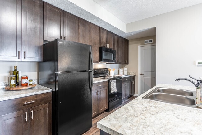 The Stratton, Columbus, OH 43228 - photo 3