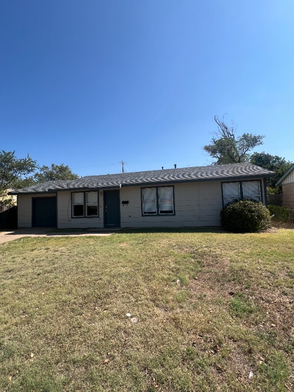 2420 Poplar St, Amarillo, TX 79107