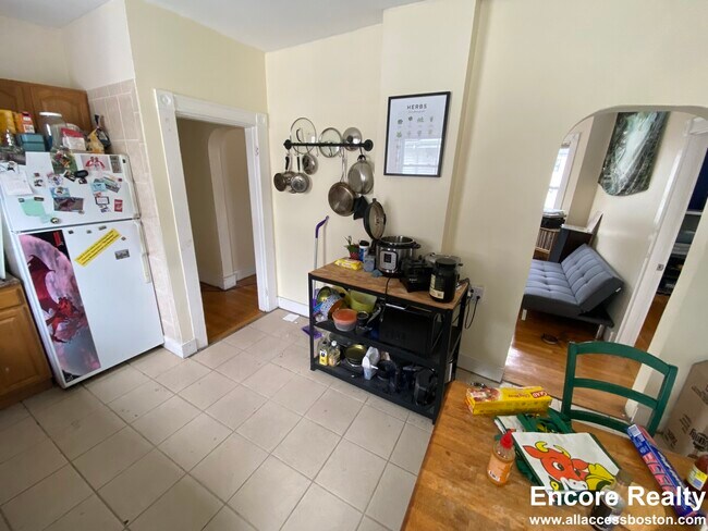 110 Murdock St unit 3, Brighton, MA 02135 - photo 5