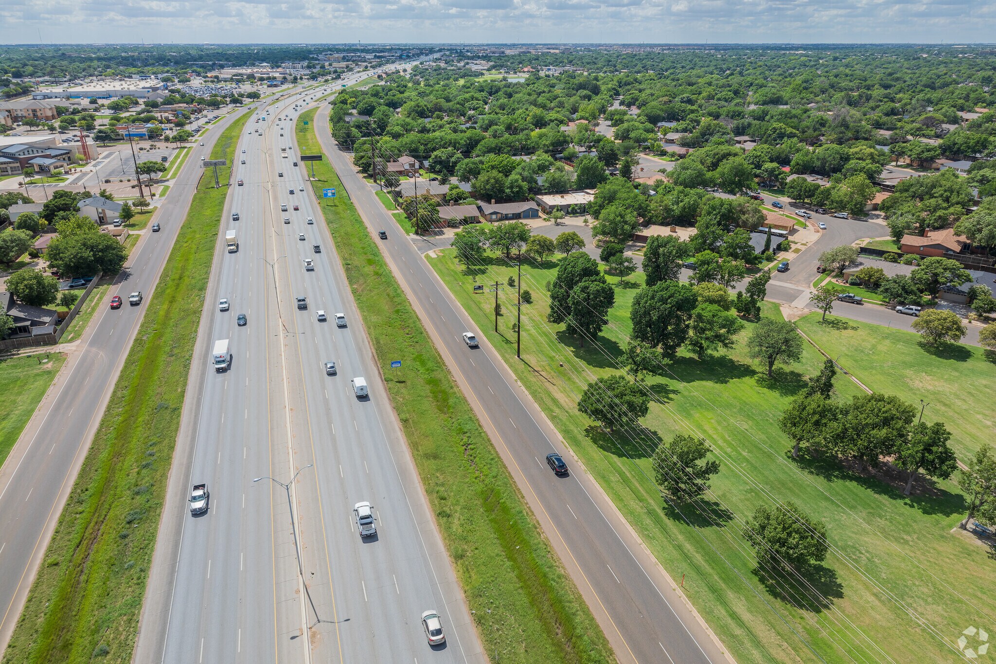 I-289 allows residents of Melonie Park South to easily commute to other areas.