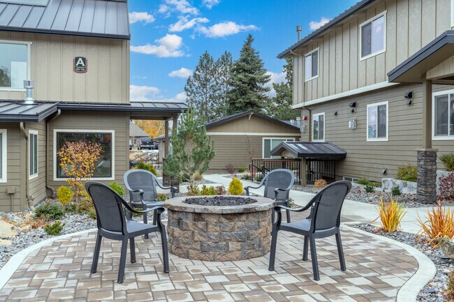 Lakeside Place Apartments, Bend, OR 97703 - photo 4