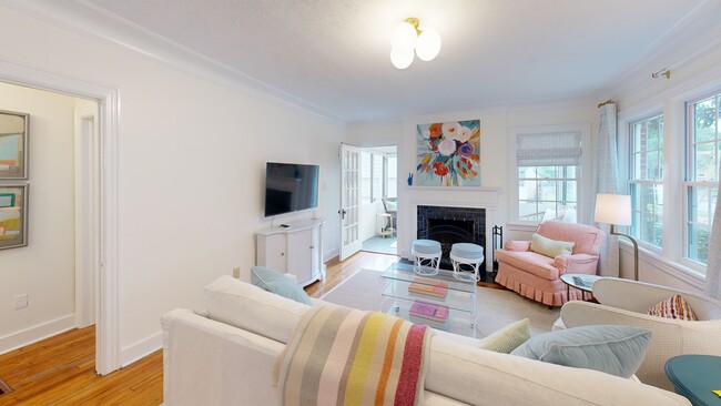 1318 E 51st St, Savannah, GA 31404 - photo 2