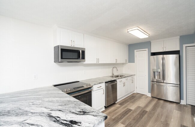 7560 Taylor Rd unit 20, Riverdale, GA 30274 - photo 6