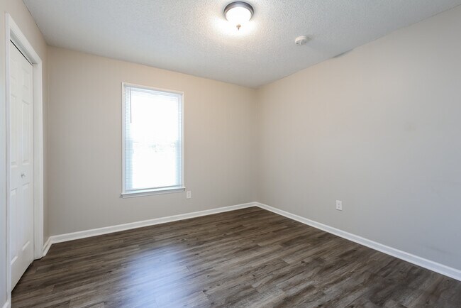 302 Laurel Tree Ln, Simpsonville, SC 29681 - photo 6