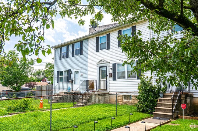 Beautiful townhomes live in Brooklyn, MD.