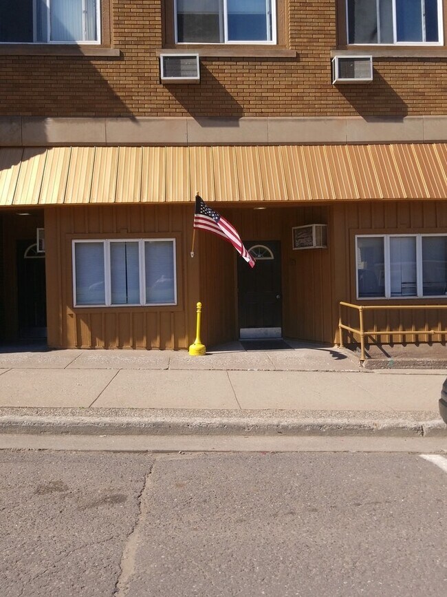 302 S Sophie St, Bessemer, MI 49911