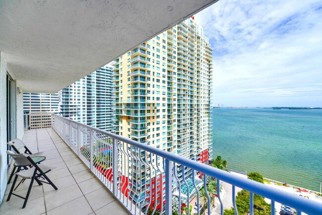 1 SE 12th St unit FL20-ID1022214P, Miami, FL 33131 - photo 5