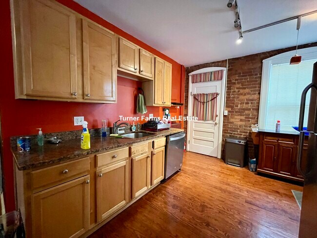 19 Netherlands Rd unit 1, Brookline, MA 02445 - photo 5