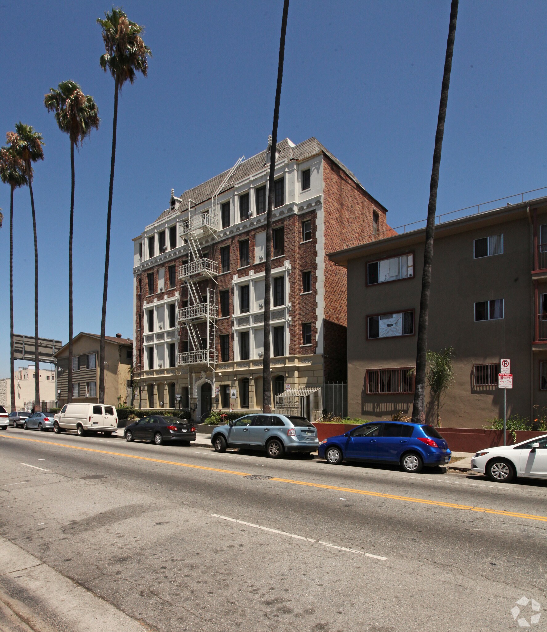 The Elmwood Apartments...Beautiful Apartments in the Heart of Koreatown!, Los Angeles, CA 90020 - photo 1