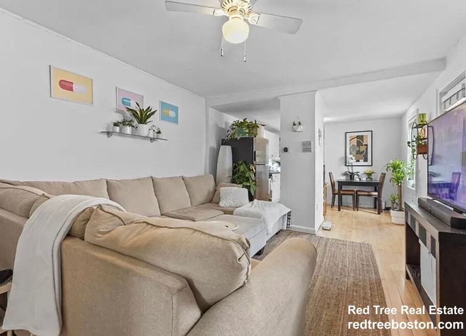 148 W 3rd St unit 2, Boston, MA 02127 - photo 1