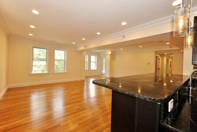 74 Browne St unit 2, Brookline, MA 02446 - photo 2