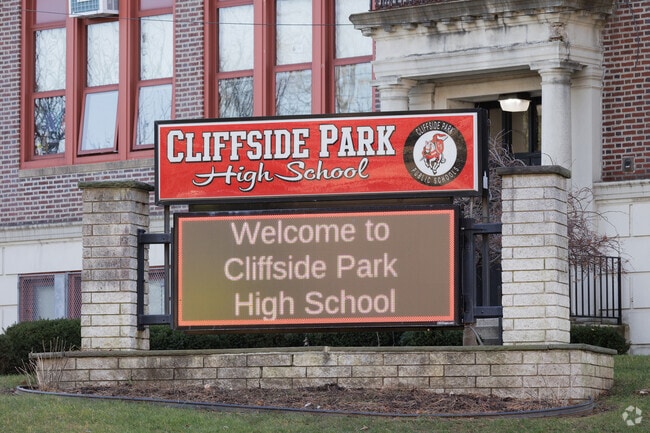 Cliffside Park High School in Cliffside Park, NJ receives an overall Niche grade of B.