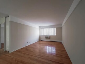 639-655 W Grace St, Chicago, IL 60613