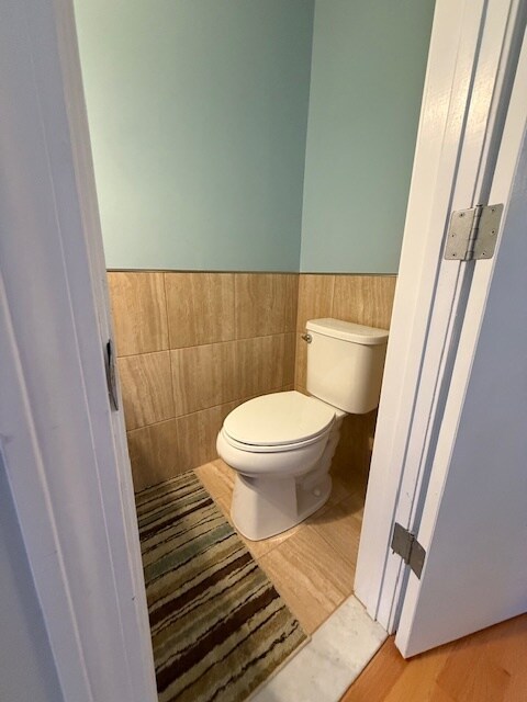 9 Brentmore Dr, Cromwell, CT 06416 - photo 5