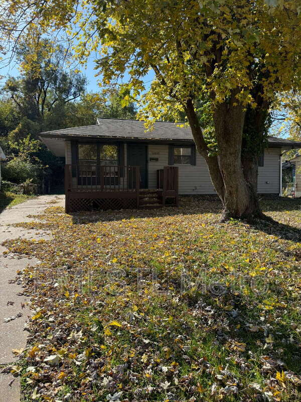 10816 Spring Garden Dr, St. Louis, MO 63137