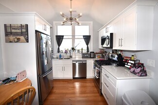 147 Spruce St Unit 2, Watertown, MA 02472