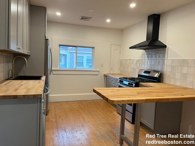 41 Elmore St unit 3, Roxbury, MA 02119 - photo 4