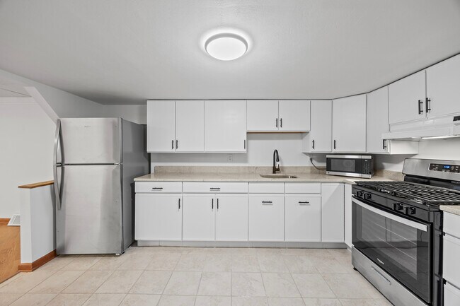 2827 Brownsville Rd unit 1, Pittsburgh, PA 15227 - photo 5