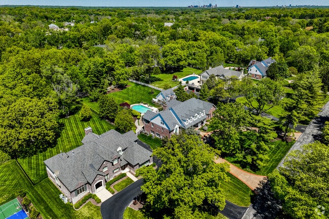 Frontenac houses are embedded in a sea of mature trees providing shade and beauty all year round.