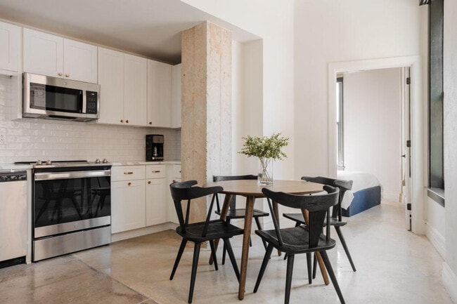 505 E Travis St unit ID1267117P, San Antonio, TX 78205 - photo 3