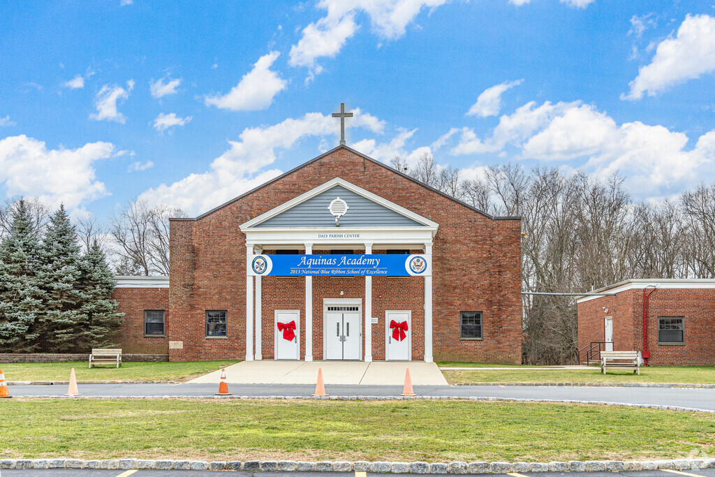 Aquinas Academy is a Catholic elementary school.