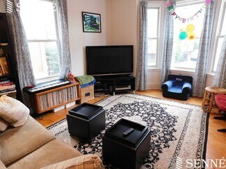 8 Kelly Rd Unit 1, Cambridge, MA 02139