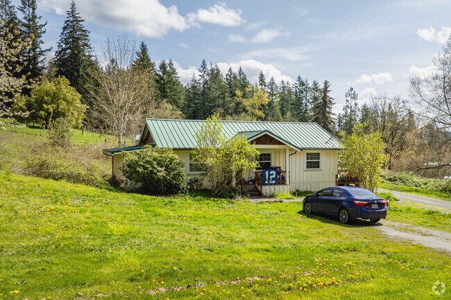 Some ranch style homes are also found in Fall City Orchard, and many have wood exteriors.