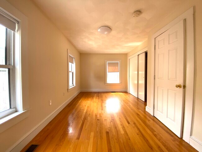 5 Rifle Ct unit 1, Watertown, MA 02472 - photo 5