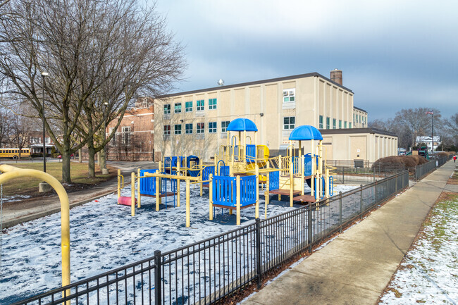 Alex Haley Academy has a student-teacher ratio of 16 to 1.