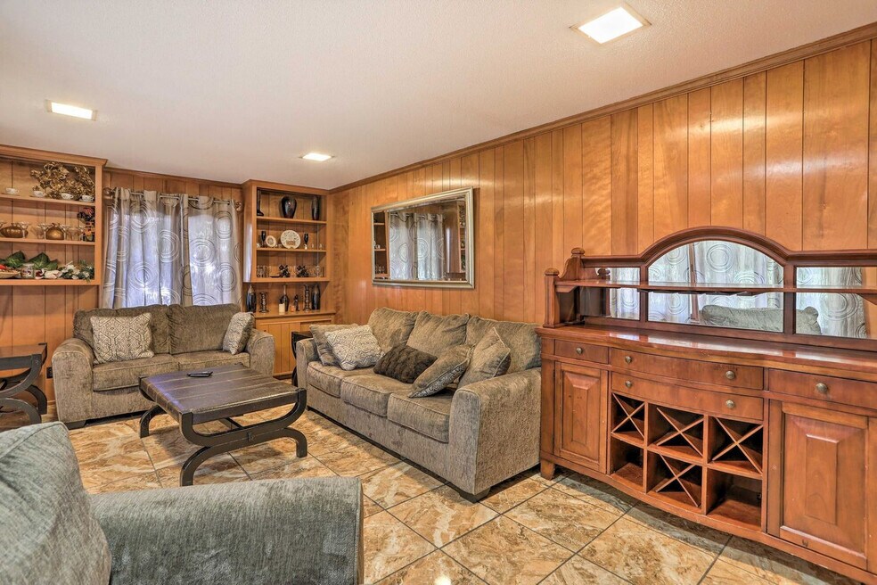 1960 Pinelawn Dr unit ID1287553P, Toledo, OH 43614 - photo 1