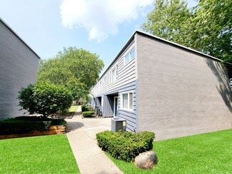 1560 28th St, Columbus, IN 47201