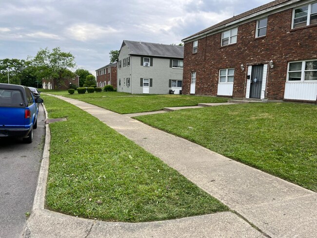 3531 Otterbein Ave unit B, Dayton, OH 45406 - photo 2