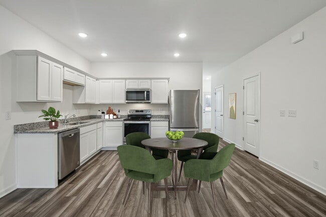 2135 Glen Crossing Dr, Durham, NC 27704 - photo 2