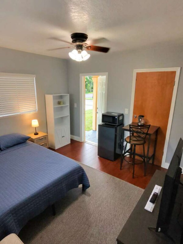 2419 NE 2nd Ave, Boca Raton, FL 33431 - photo 4