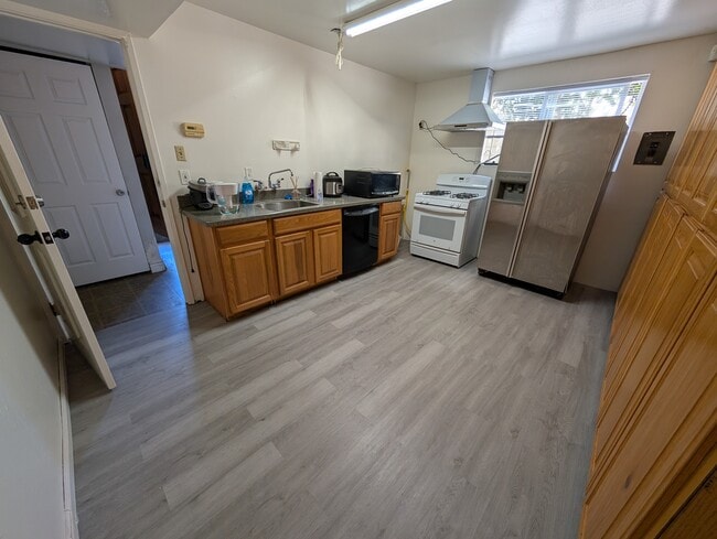 163 Gifford Ave unit D, San Jose, CA 95110 - photo 3