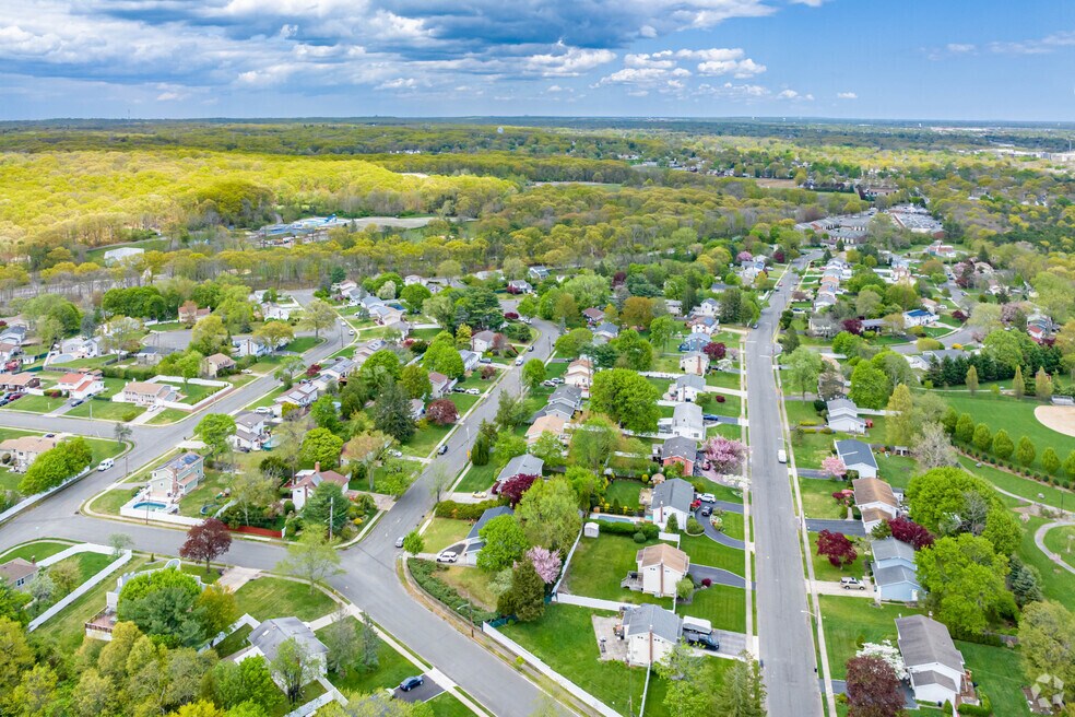 Neighborhood_Wheatley Heights_083123.mp4