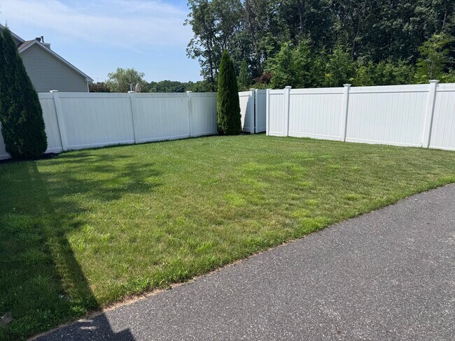 27 Old Orchard Rd unit 27A, Calverton, NY 11933 - photo 6