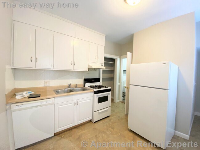 9 Elmer St unit 3, Cambridge, MA 02138 - photo 3