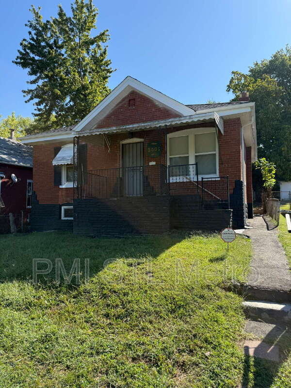 5502 Helen Ave, Jennings, MO 63136