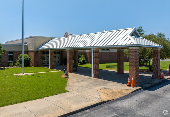 Union Grove Middle School has a B-plus Niche grade.