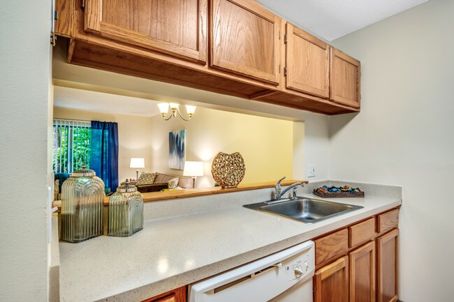 Ramblewood, Holbrook, MA 02343 - photo 4