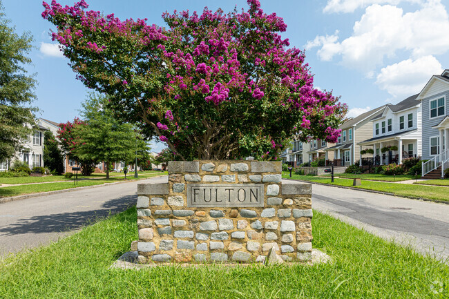 In Fulton, you will find quiet communities near Downtown Richmond.