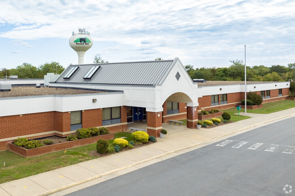 Round Hill Elementary School, Rankings & Reviews